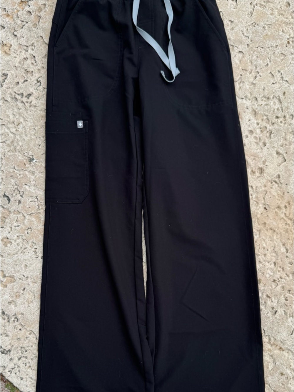 Figs women’s high waisted Black Isabel Wide-Leg Scrub Pants